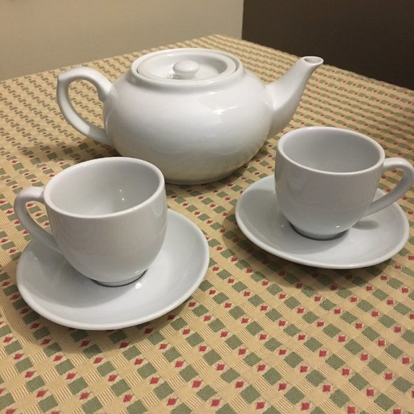Contemporary White Tea Pot with Cups and Saucers - Picture 10 of 10